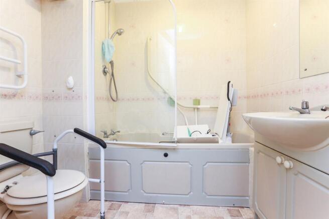 Photo 6