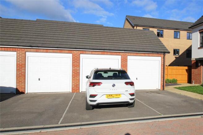 Garage & Parking