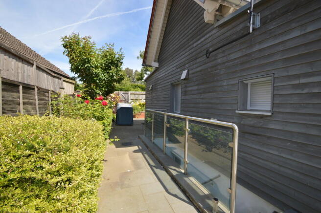 Photo 16