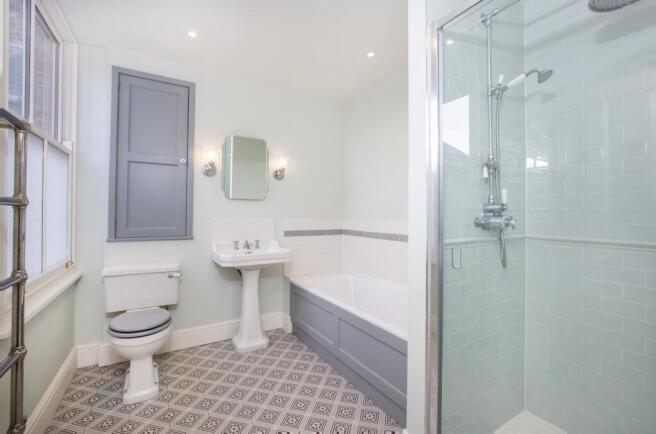 4 bed Terraced to rent Image 12