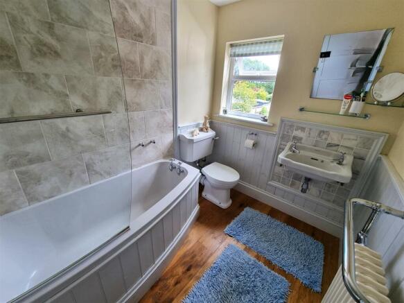 Bathroom.jpg