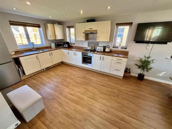 Open Plan Kitchen and Dining Room