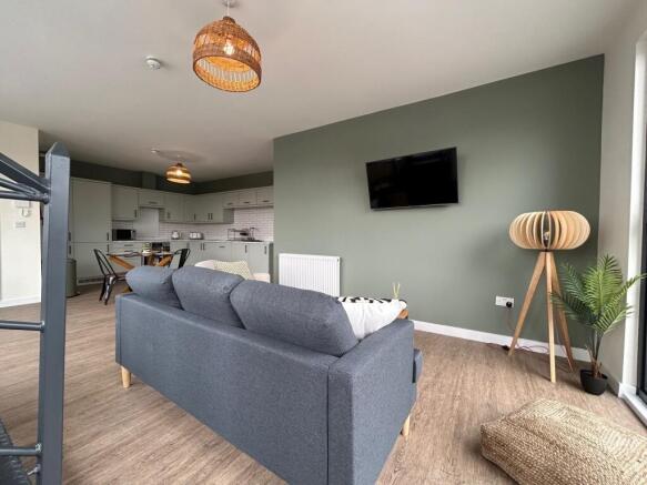 1 bed House Share to rent Image 7