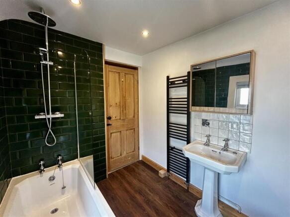 Bathroom.jpeg