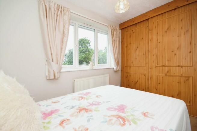 BEDROOM 1 02.jpg