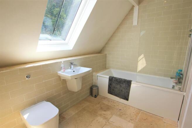 11. Bathroom.JPG