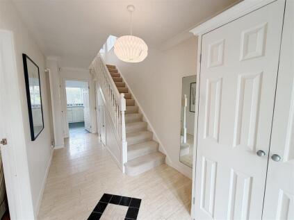 Chanticleer Close, Wrexham