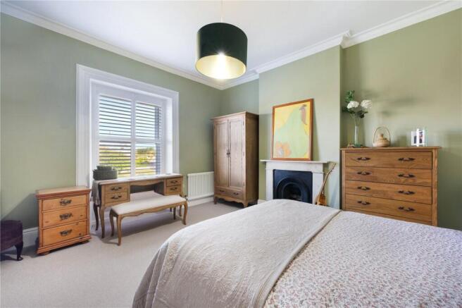4 bed Detached for sale Image 12