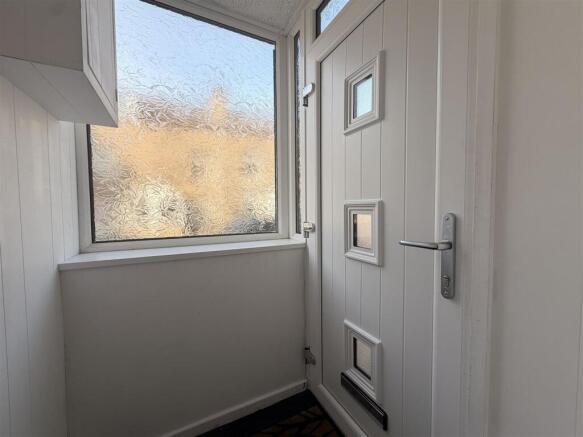 3 bed Terraced to rent Image 4