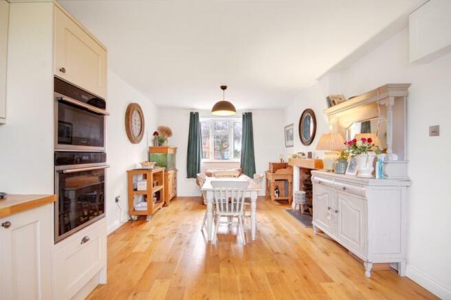 Kitchen 3.jpg