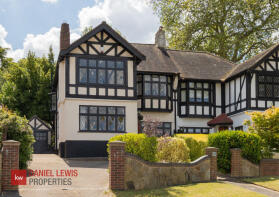 49, Mount Echo Drive, London E4 7LA