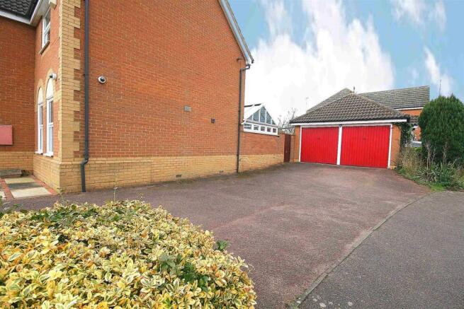 Double Garage & Driveway