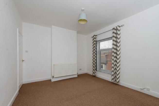 2 bed Terraced to rent Image 6