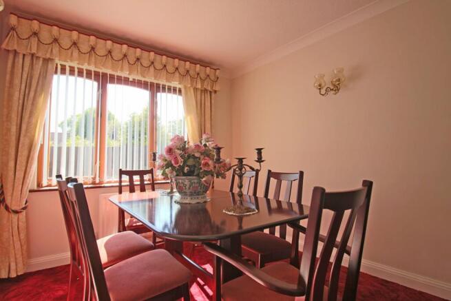 61 Brackenbury Dinin