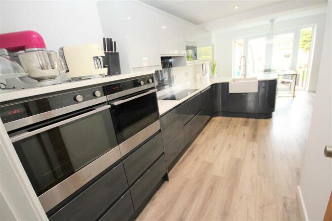 kitchen 1.jpg