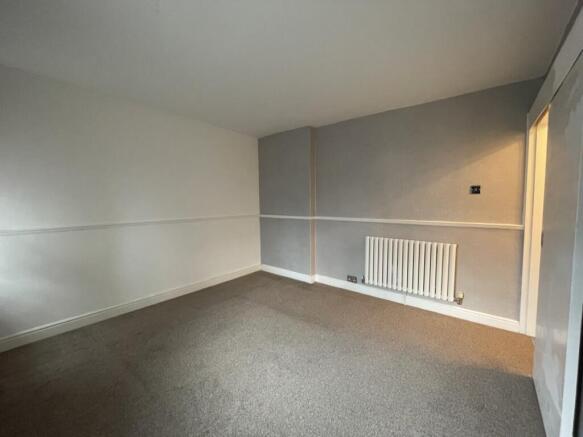 3 bed House to rent Image 6
