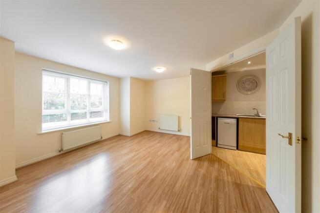 4 Belgravia Court-004.jpg