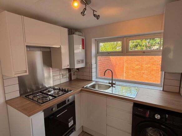 Kitchen 1.jpeg