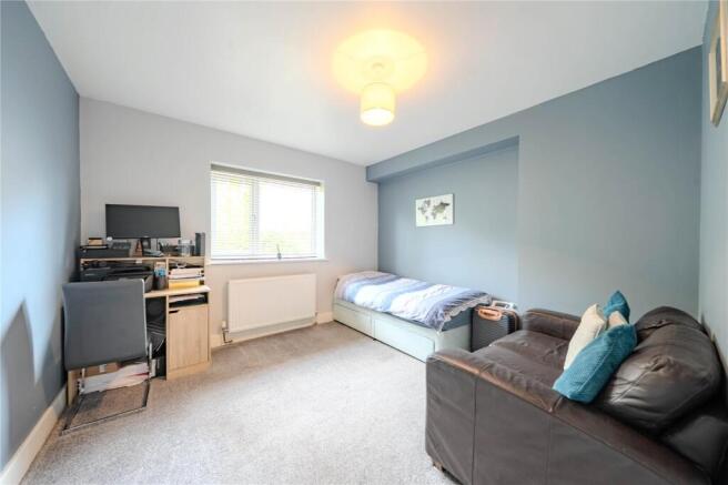 4 bed Bungalow for sale Image 12