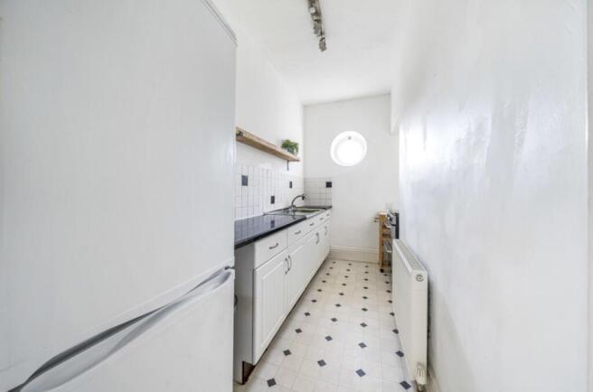 1 bed Flat to rent Image 4