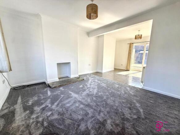 2 bed Semi-Detached to rent Image 5