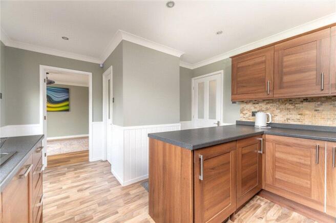 4 bed Detached for sale Image 5