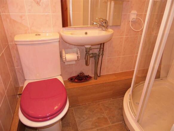 ENSUITE SHOWER ROOM