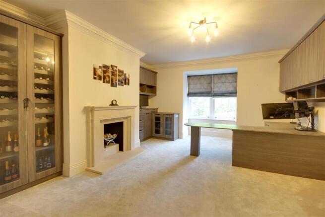 4 bed Detached for sale Image 4