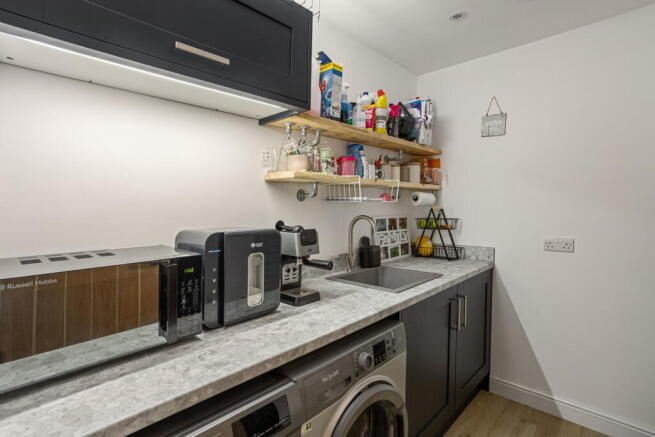4 bed Semi-Detached for sale Image 11