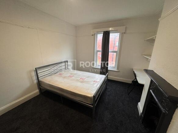 6 bed House to rent Image 6