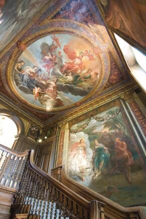 Sweeping Staircase