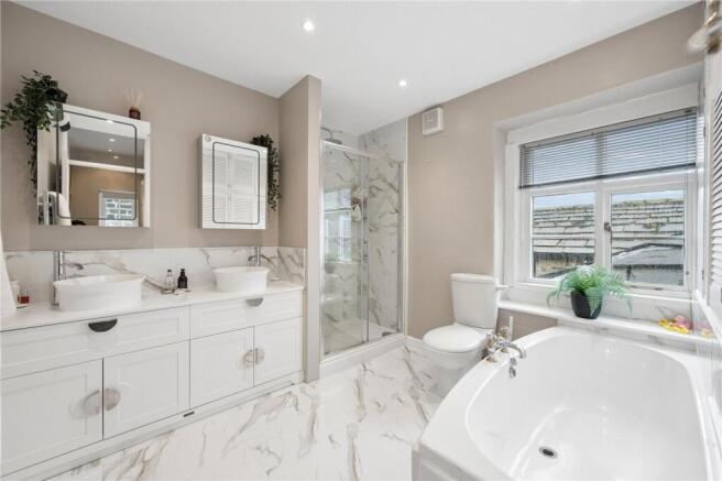 3 bed Terraced for sale Image 10