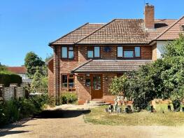 17, The Fairway, Leatherhead KT22 7QR
