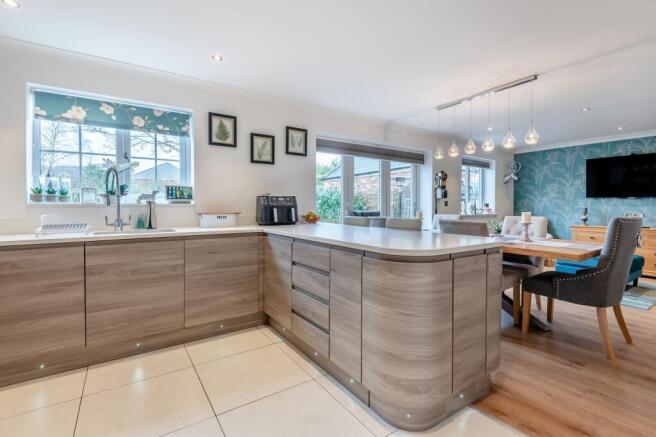 Kitchen/diner/sitting room