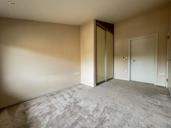 Master Bedroom (2...