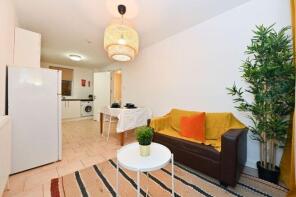 90, Centurion Close, London N7 8UJ