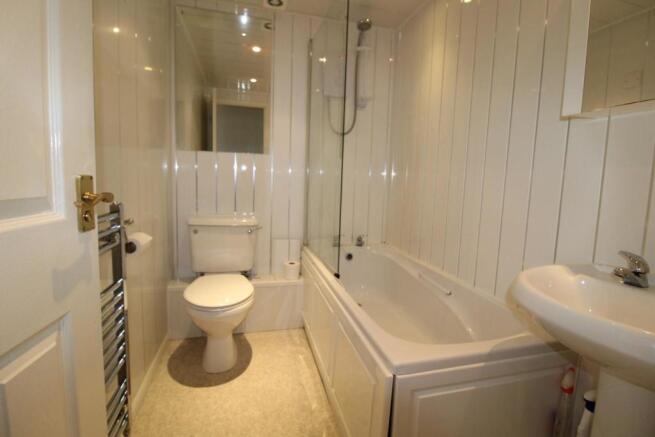 bathroom .JPG