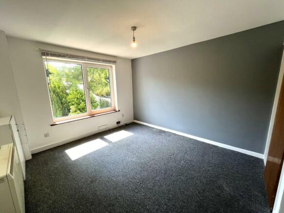 Bedroom 1.JPG