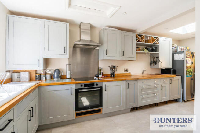 3 bed Semi-Detached for sale Image 8