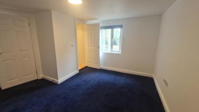 1 bed Flat to rent Image 12