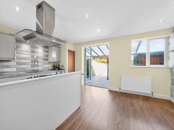 3 bed Terraced for sale Image 6