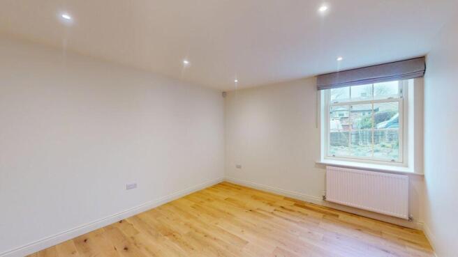 4 bed Mews to rent Image 7