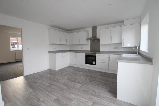 3 bed End of Terrace to rent Image 5