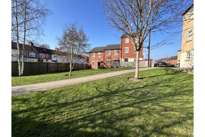 3 bed Terraced for sale Image 7