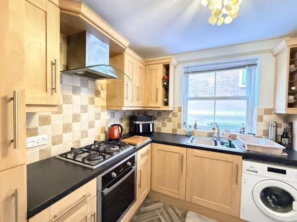 2 bed Apartment for sale Image 7