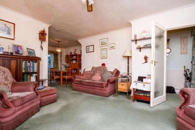Lounge/Dining Room