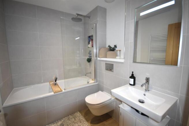 3 bed Semi-Detached for sale Image 12