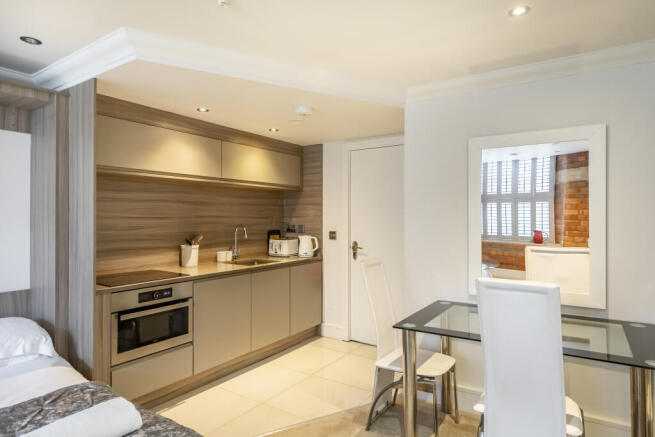 Studio to rent Image 6