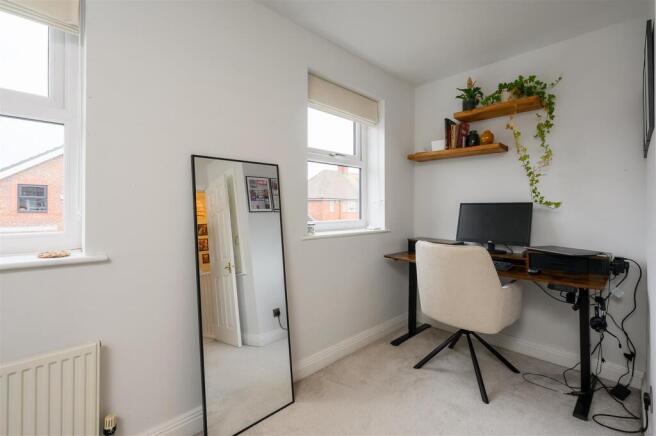 2 bed Semi-Detached for sale Image 11