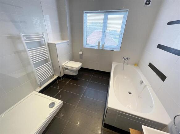 2 bed Apartment for sale Image 10